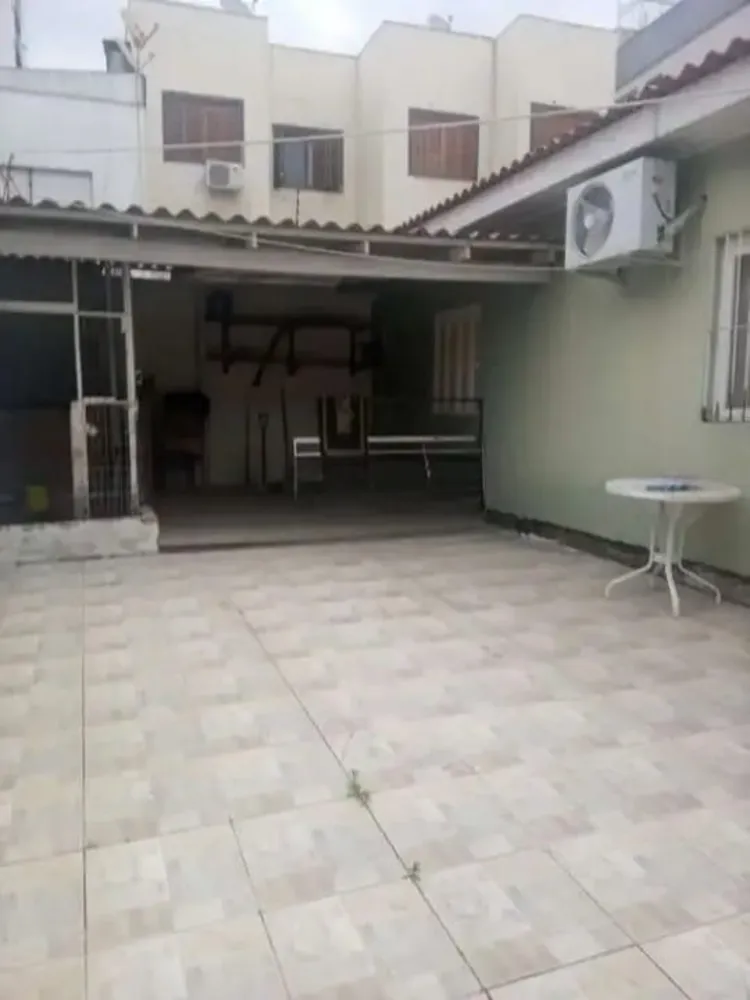 Casa, 3 quartos, 251 m² - Foto 2