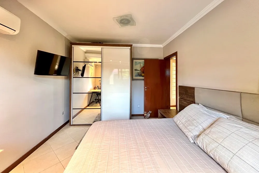 Casa, 4 quartos, 286 m² - Foto 2