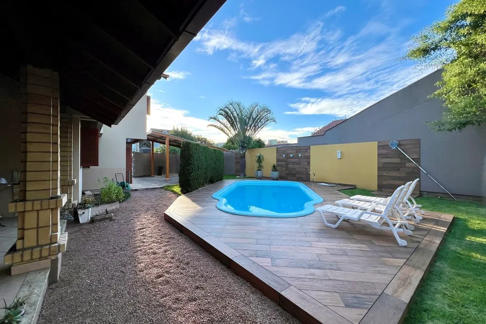 Casa, 4 quartos, 286 m² - Foto 1