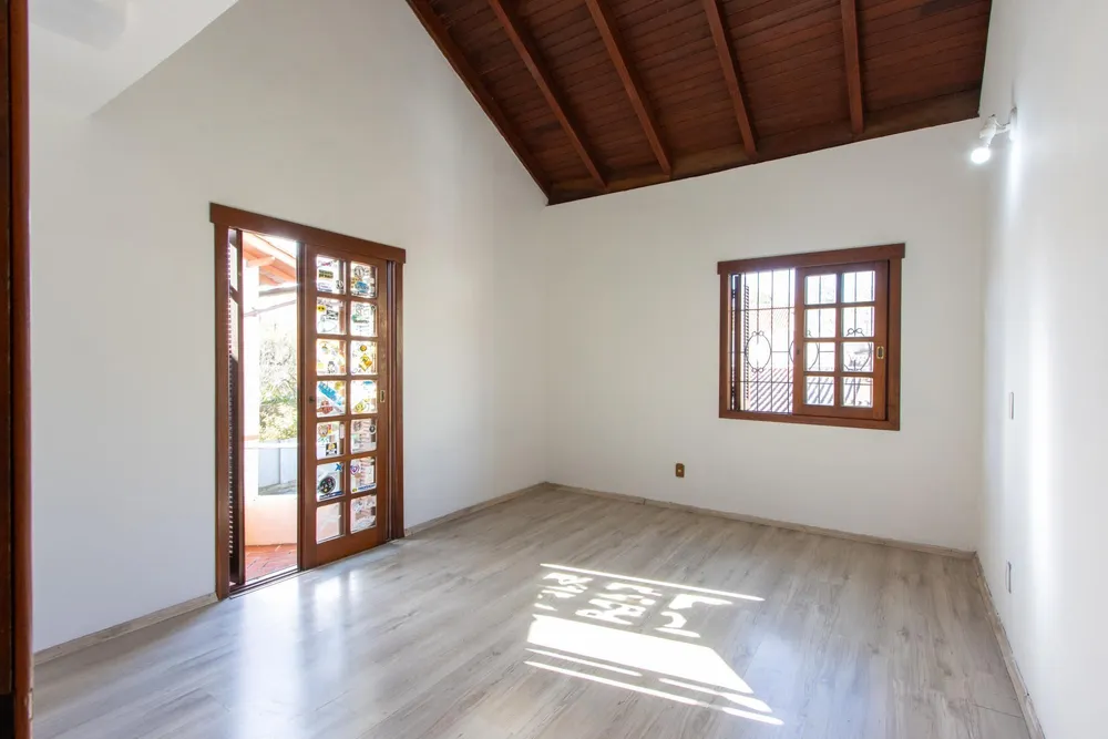 Casa, 3 quartos, 254 m² - Foto 1