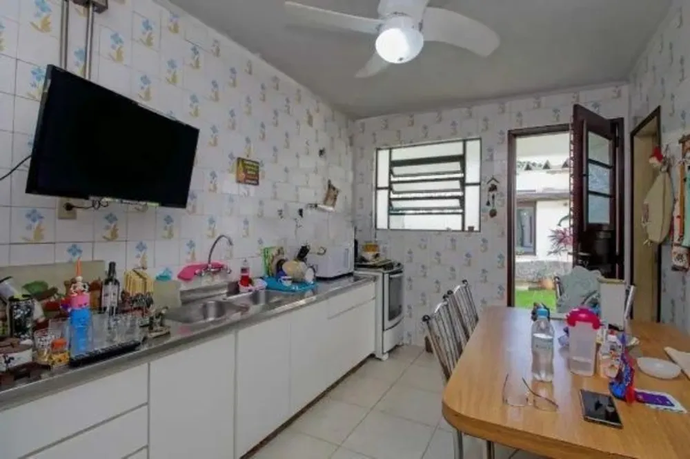 Casa, 3 quartos, 203 m² - Foto 1