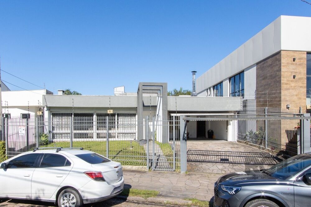 Casa à venda com 3 quartos, 222m² - Foto 2