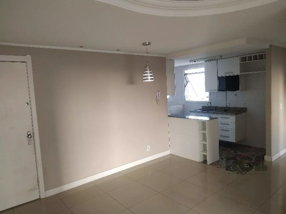 Apartamento à venda com 3 quartos, 74m² - Foto 1