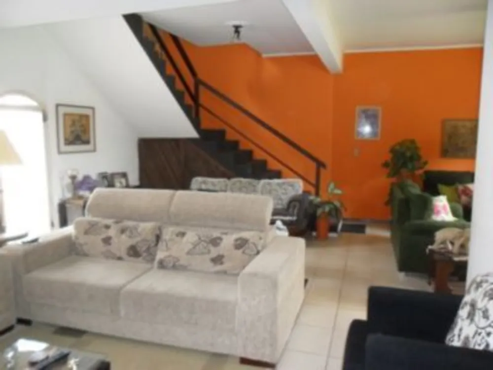 Casa, 5 quartos, 251 m² - Foto 1