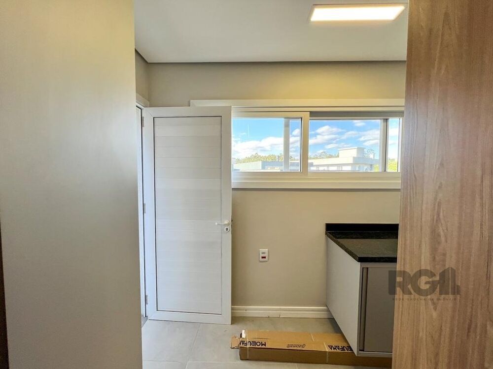 Casa de Condomínio à venda com 3 quartos, 301m² - Foto 1