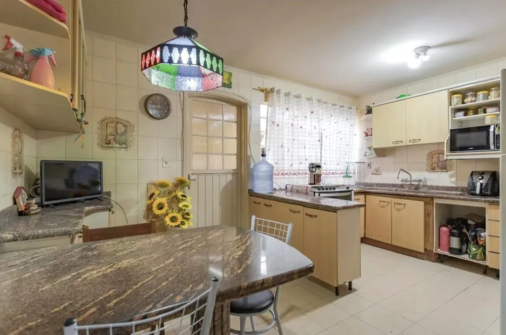 Casa, 4 quartos, 207 m² - Foto 1