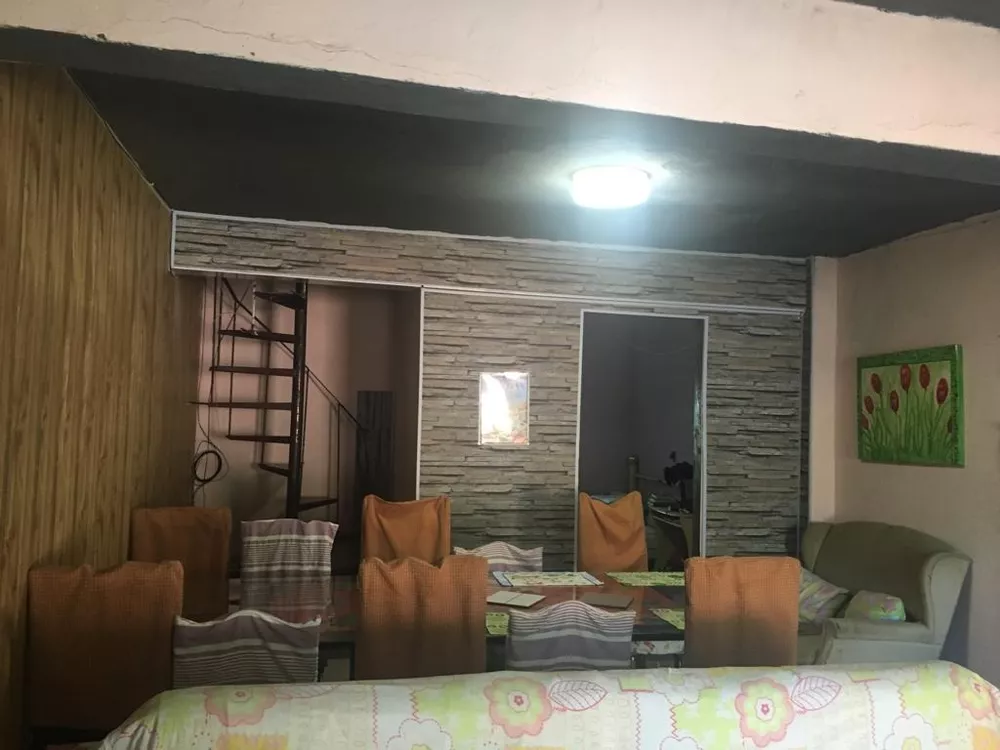 Casa à venda com 5 quartos, 142m² - Foto 4