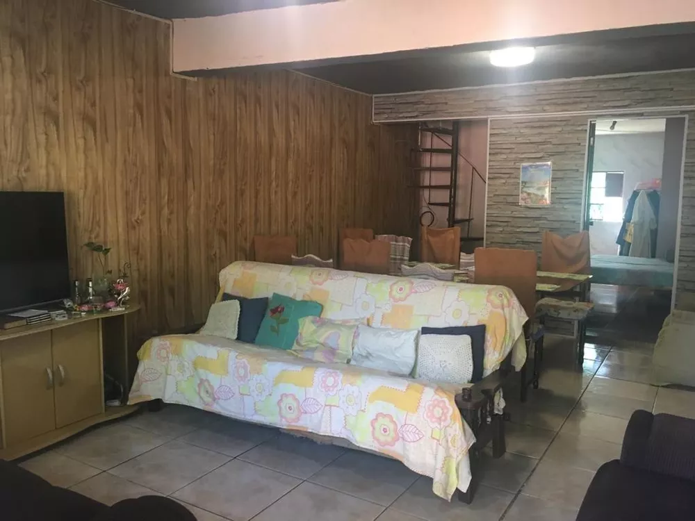 Casa à venda com 5 quartos, 142m² - Foto 3