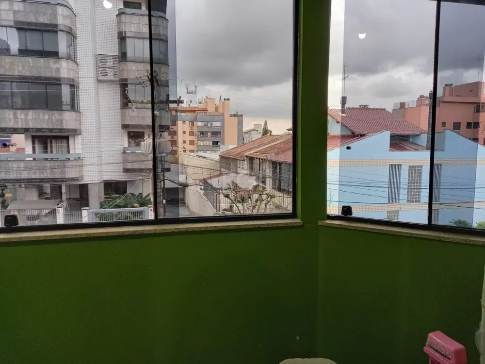 Casa à venda com 3 quartos, 169m² - Foto 3