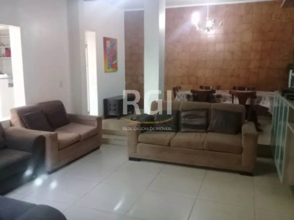 Casa, 3 quartos, 211 m² - Foto 1