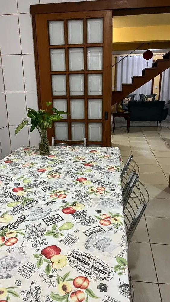 Casa, 3 quartos, 221 m² - Foto 1