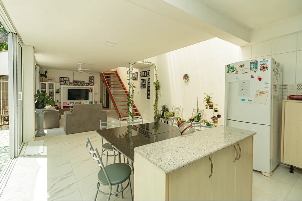 Casa, 3 quartos, 176 m² - Foto 1