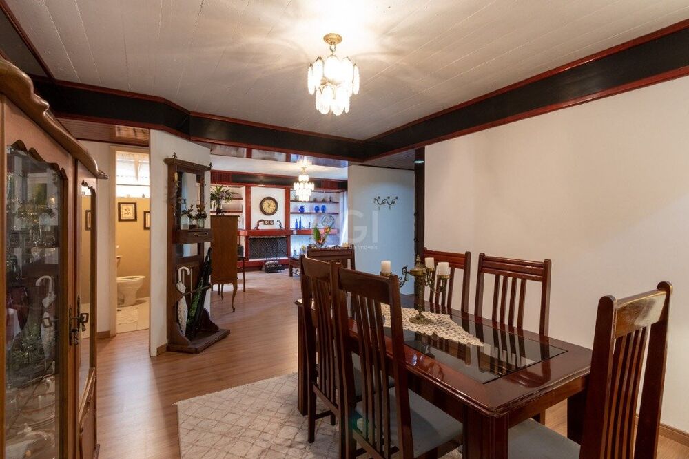 Casa à venda com 4 quartos, 436m² - Foto 1