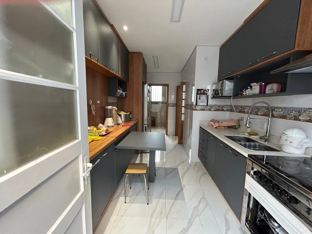 Casa, 8 quartos, 349 m² - Foto 2
