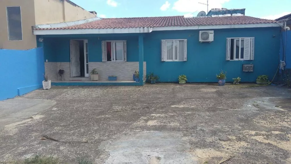 Casa à venda com 4 quartos, 174m² - Foto 1