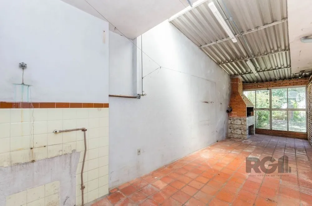 Casa, 4 quartos, 221 m² - Foto 2
