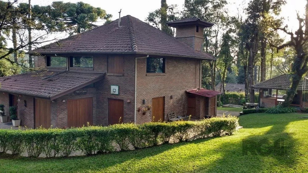 Casa à venda com 3 quartos, 235m² - Foto 2