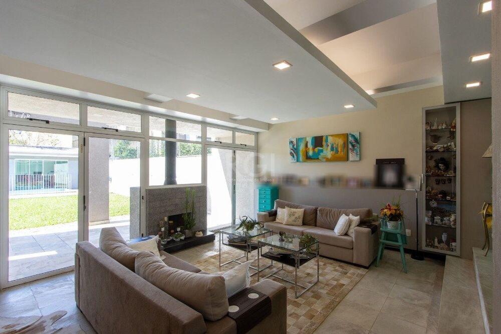 Casa à venda com 4 quartos, 287m² - Foto 1