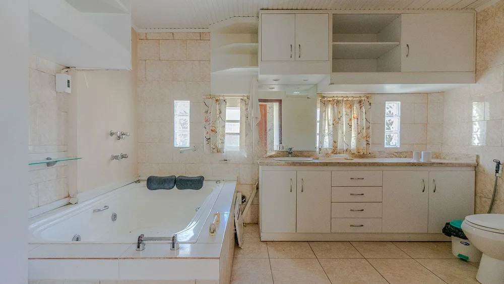 Casa, 4 quartos, 309 m² - Foto 1