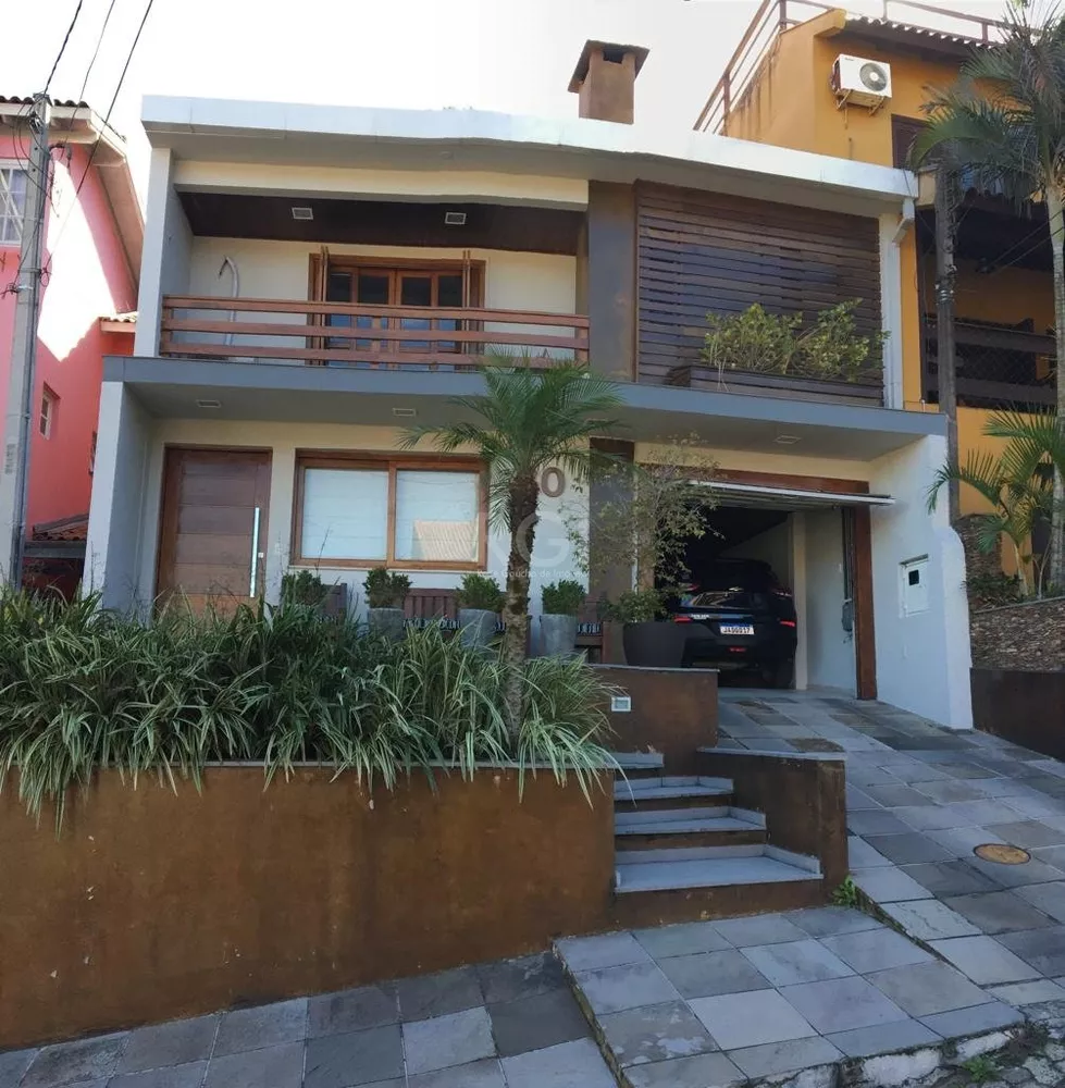 Casa de Condomínio à venda com 3 quartos, 225m² - Foto 1