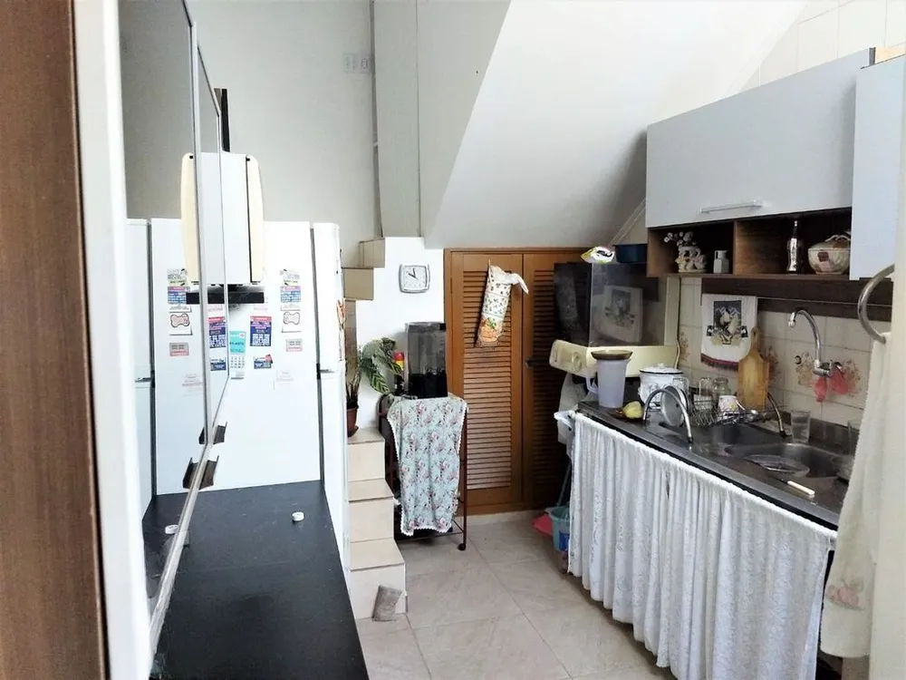 Casa, 4 quartos, 229 m² - Foto 1