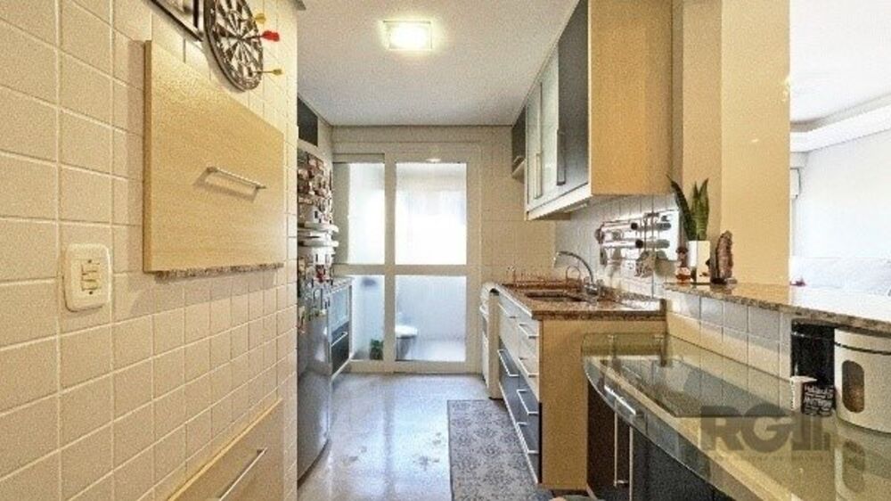 Apartamento à venda com 2 quartos, 68m² - Foto 2