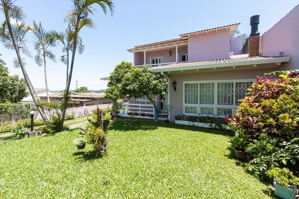 Sobrado à venda com 4 quartos, 285m² - Foto 1