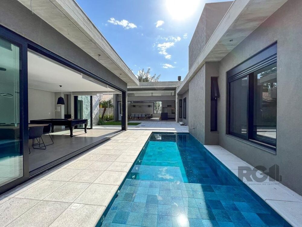 Casa à venda com 4 quartos, 325m² - Foto 2
