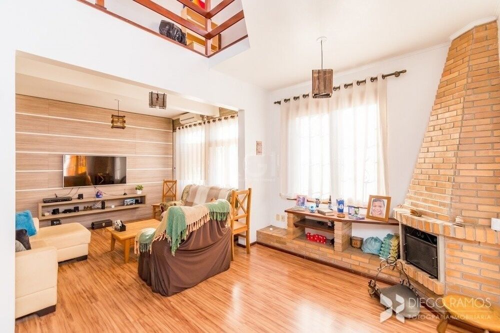 Casa à venda com 3 quartos, 136m² - Foto 2