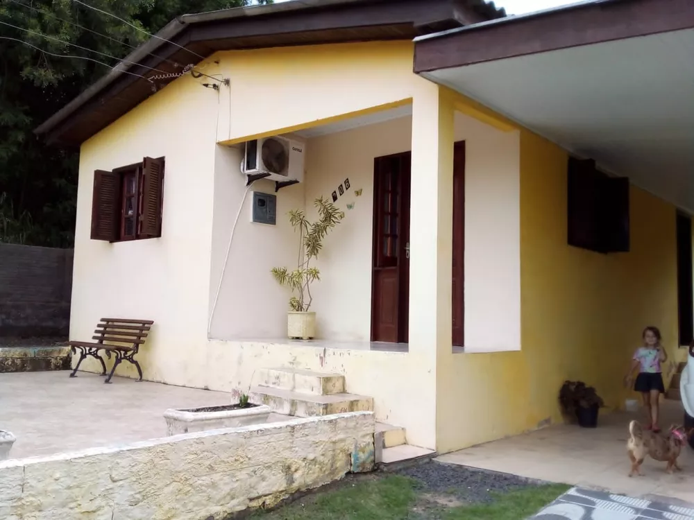 Casa à venda com 2 quartos, 65m² - Foto 1