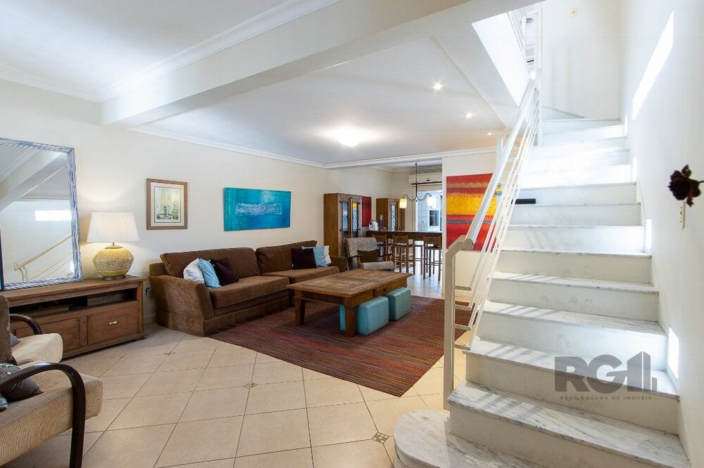 Casa à venda com 4 quartos, 168m² - Foto 2