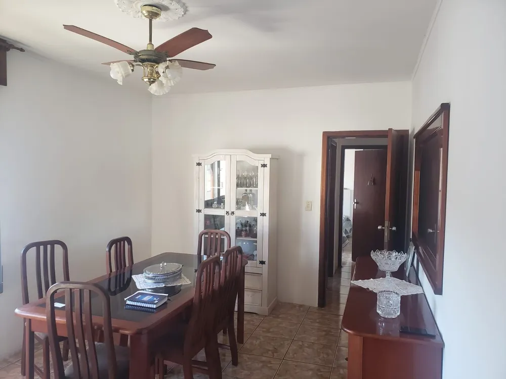 Casa, 3 quartos, 221 m² - Foto 1