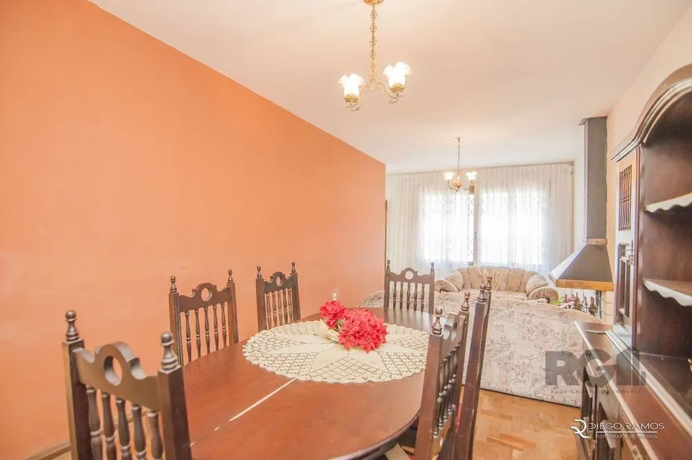 Casa, 3 quartos, 219 m² - Foto 1