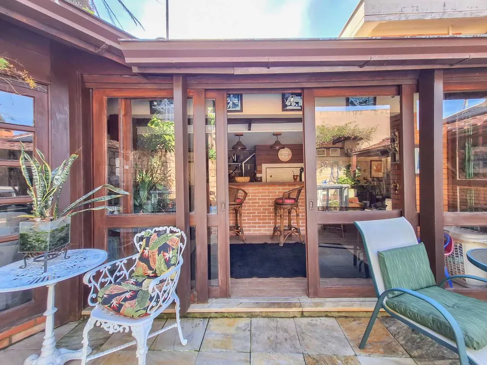 Casa, 3 quartos, 208 m² - Foto 1