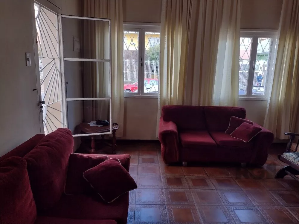 Casa à venda com 3 quartos, 179m² - Foto 1