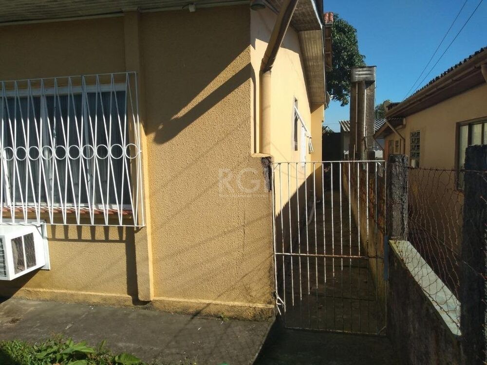 Casa à venda com 3 quartos, 269m² - Foto 1