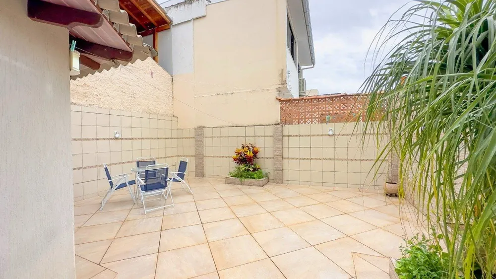 Casa, 3 quartos, 174 m² - Foto 1