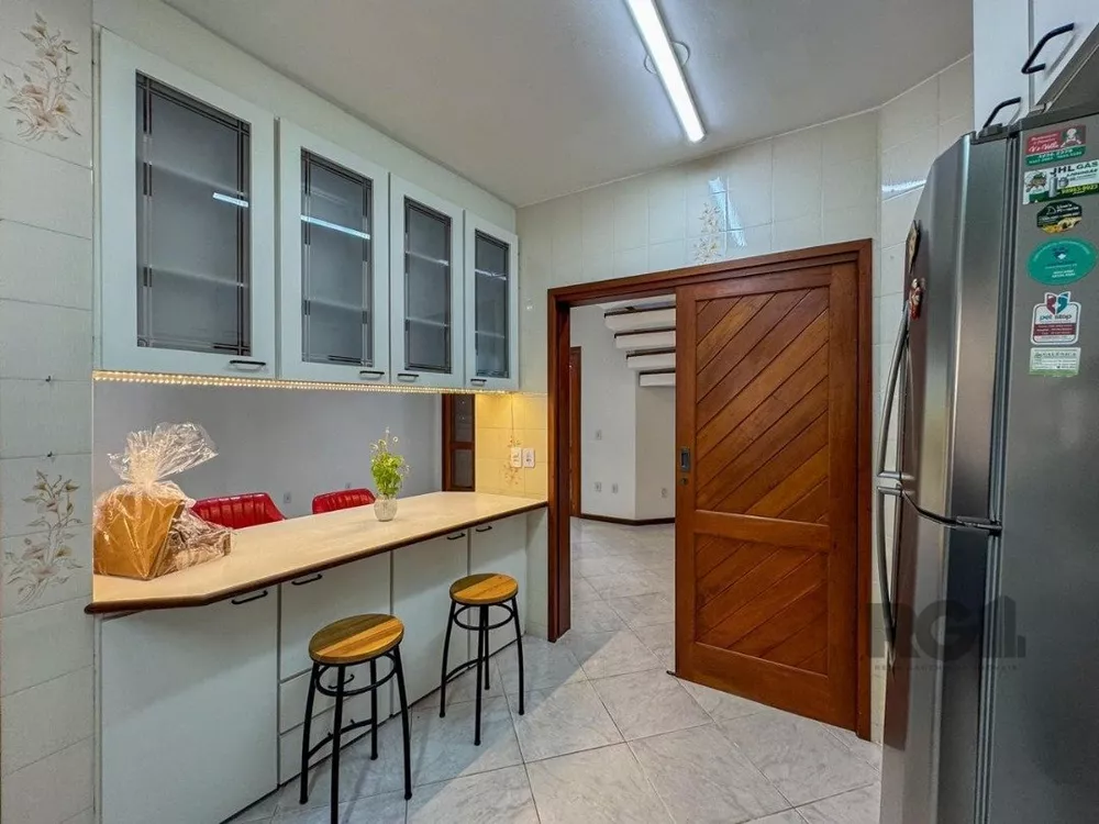 Casa à venda com 3 quartos, 236m² - Foto 7