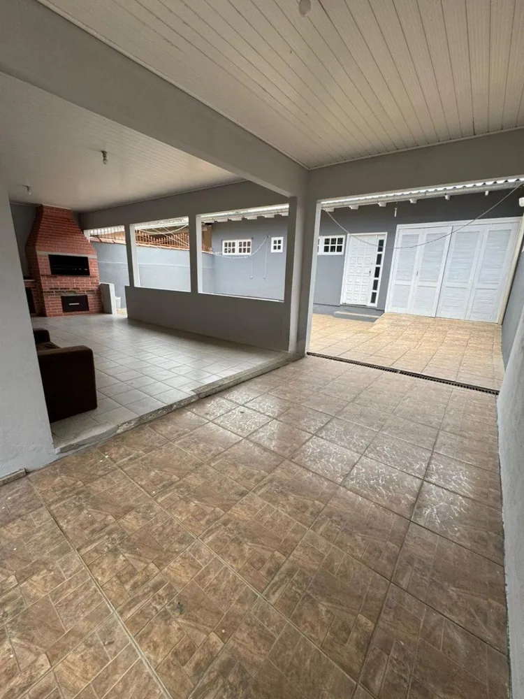 Casa, 4 quartos, 221 m² - Foto 2