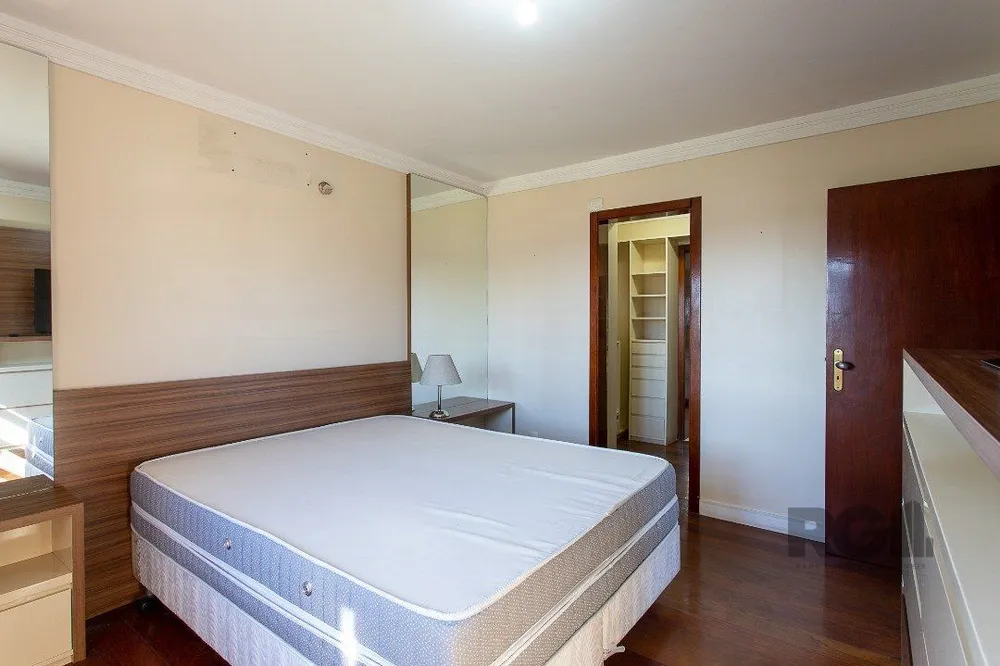 Casa, 3 quartos, 248 m² - Foto 1