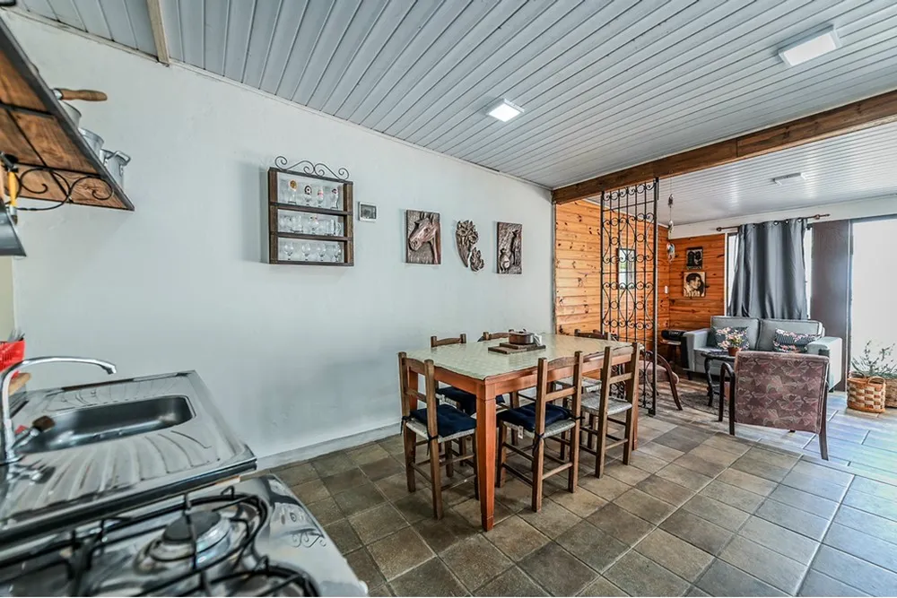 Casa, 4 quartos, 249 m² - Foto 1