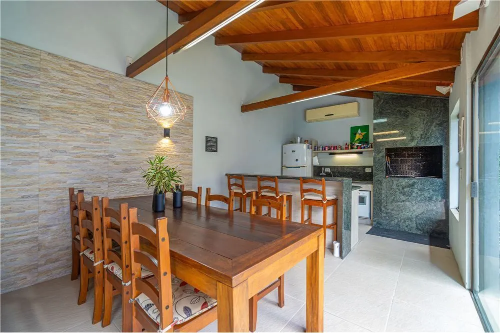 Casa, 4 quartos, 301 m² - Foto 1