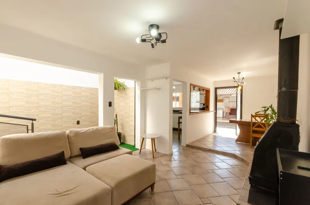 Casa, 4 quartos, 241 m² - Foto 1