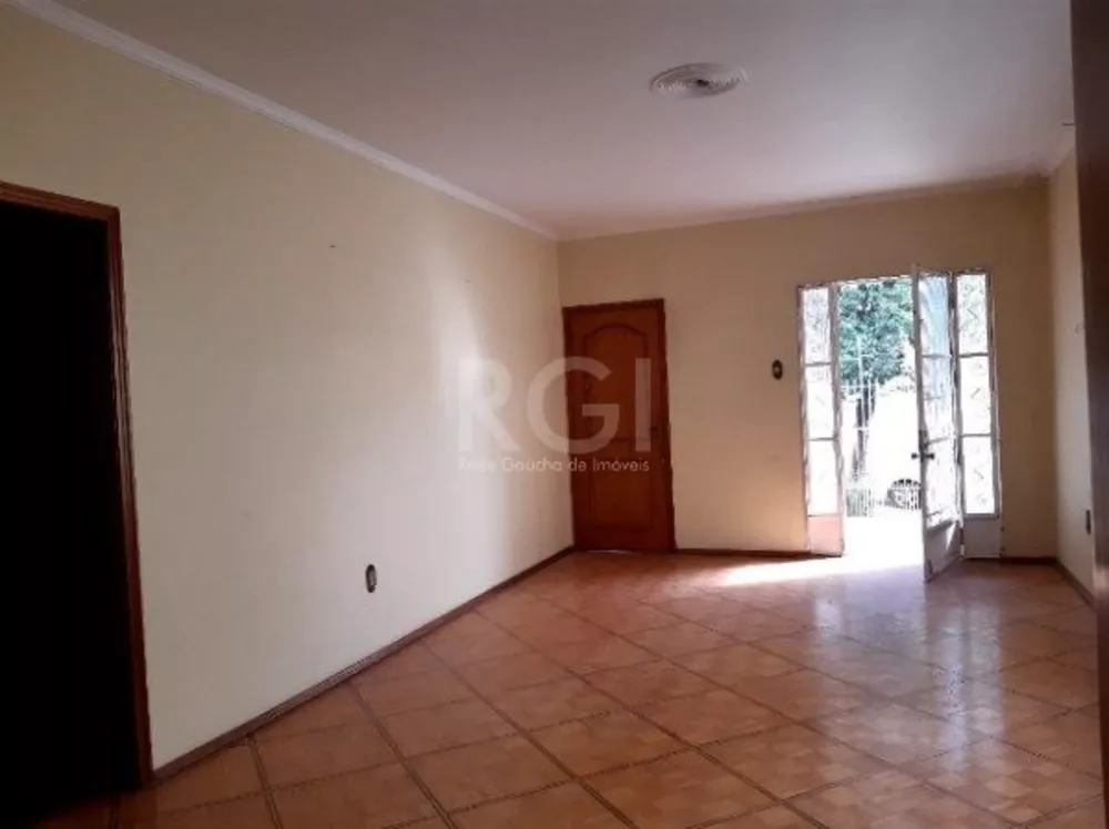 Casa à venda com 3 quartos, 227m² - Foto 2