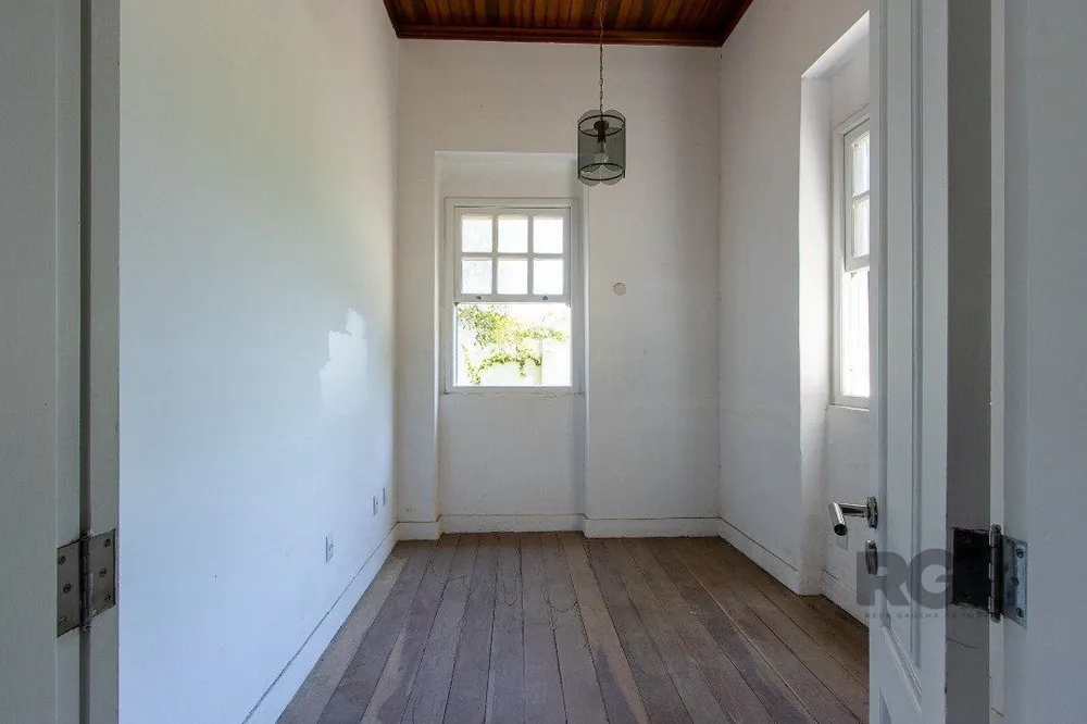 Casa, 3 quartos, 241 m² - Foto 1