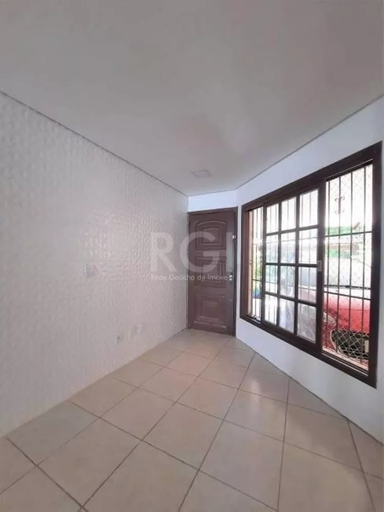 Casa à venda com 3 quartos, 215m² - Foto 2