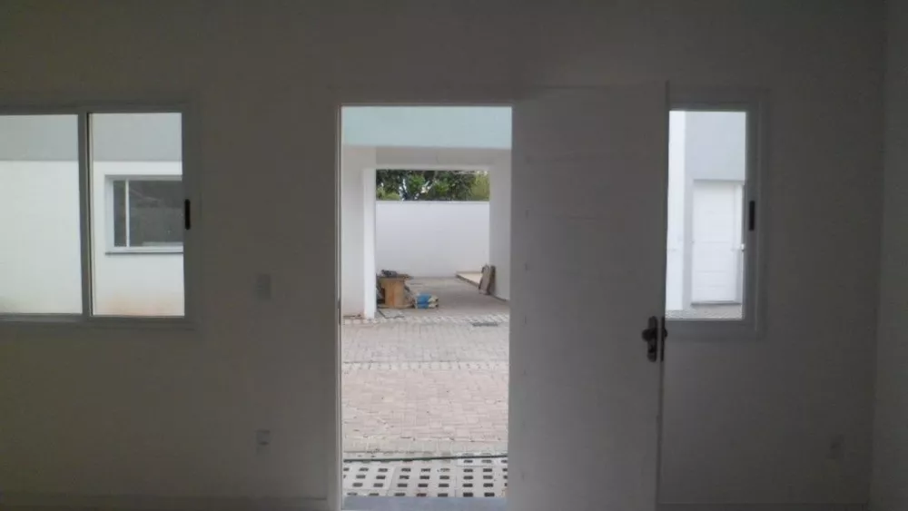 Casa à venda com 3 quartos, 218m² - Foto 8