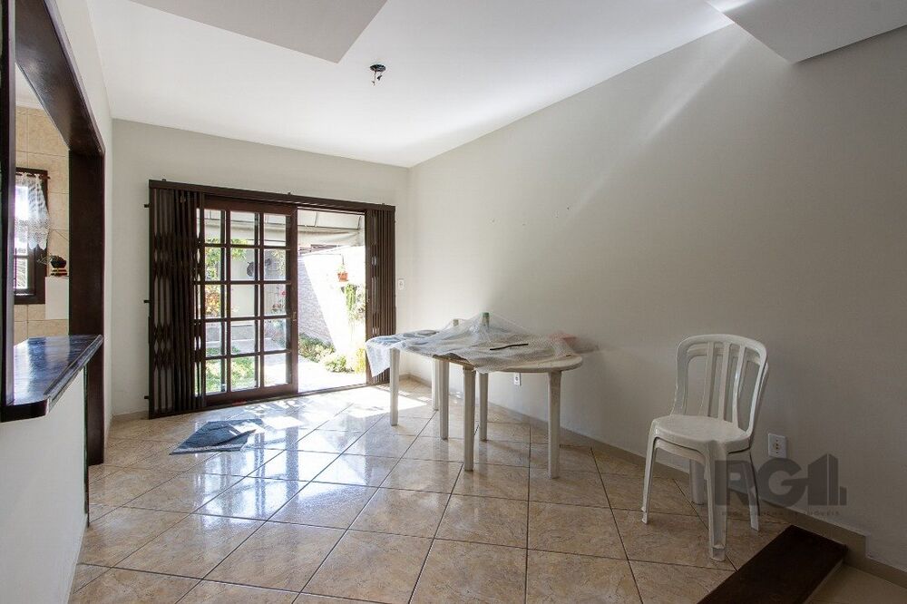 Casa à venda com 3 quartos, 203m² - Foto 3