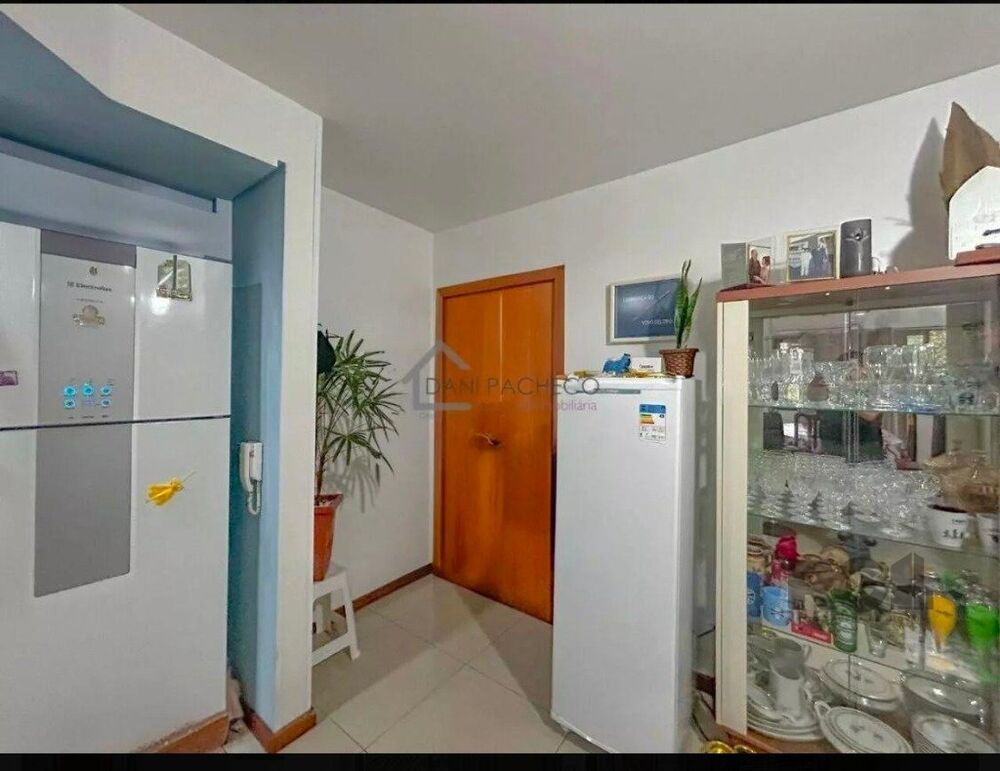 Apartamento à venda com 2 quartos, 68m² - Foto 4