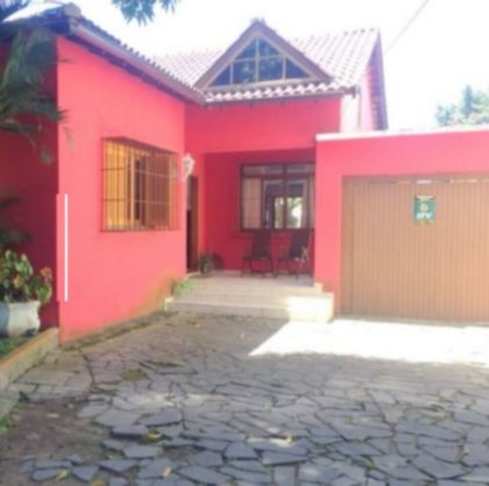 Casa à venda com 4 quartos, 276m² - Foto 1